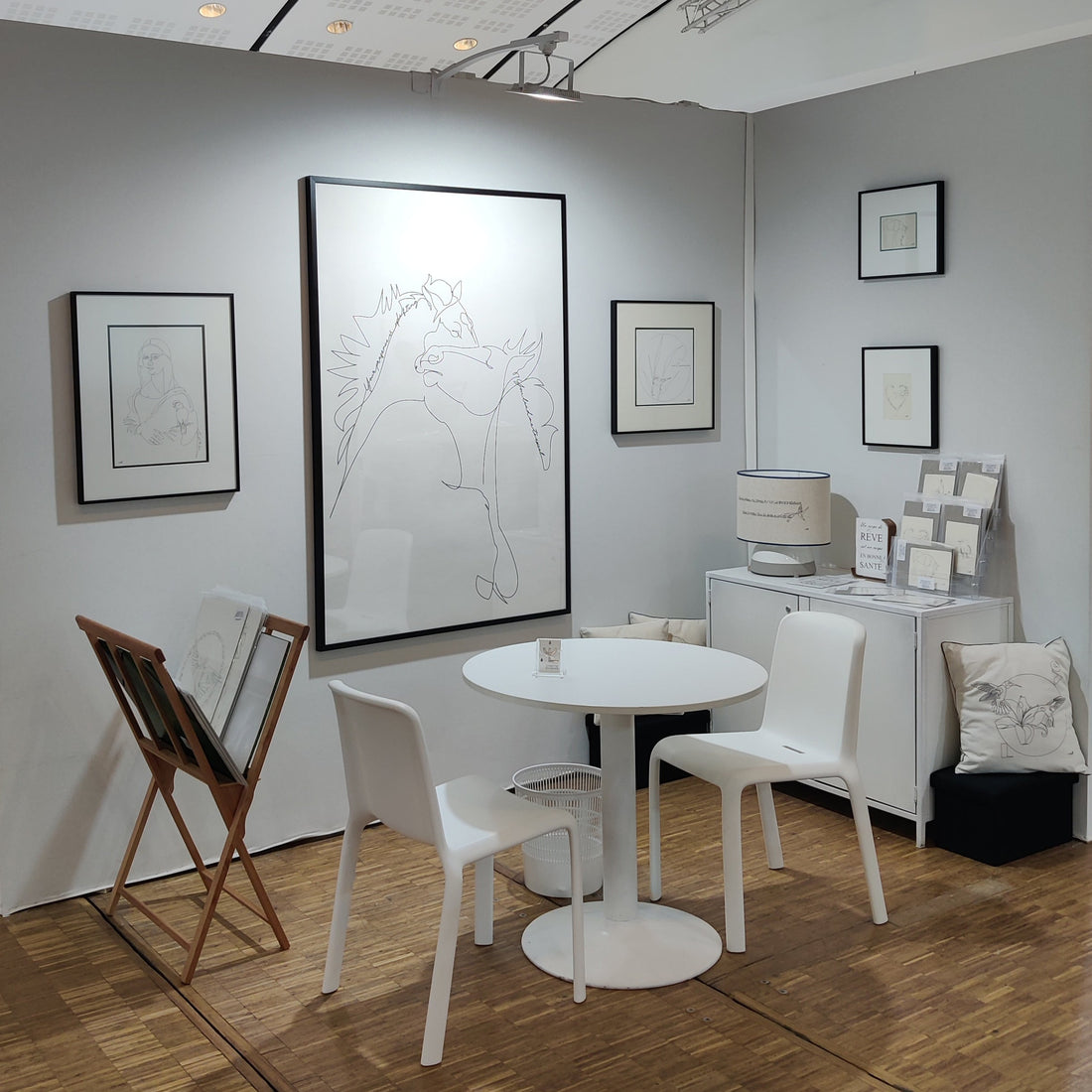 Art Shopping au Carrousel du Louvre : une exposition pleine de rebondissements (et de pommes)